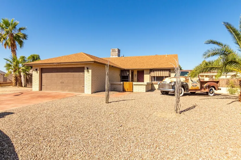 Home with Pool Near Westgate Entertainment District and Near Lake Plesant - Image 1
