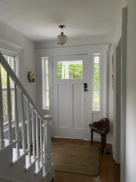 Updated Greek Revival home minutes to beaches and amenities - Image 1