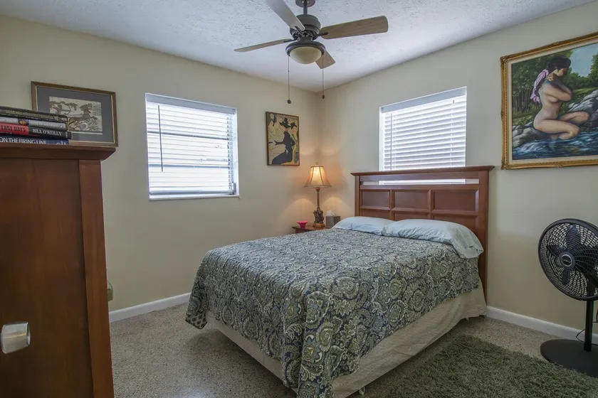 Beautiful little two bedroom cottage in scenic Jensen Beach. - Image 1