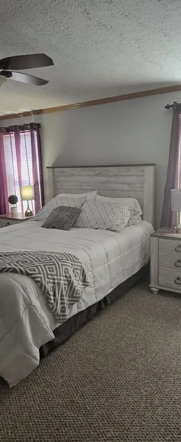 Come relax in this beautiful 3 bedroom house with lots of space! cozy & clean! - Image 1