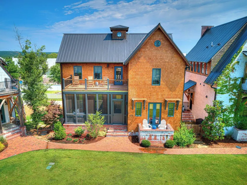Southern Charm in “The Bend” at Carlton Landing - Image 1