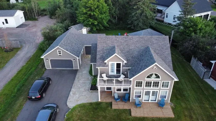 Luxurious cottage in the Heart of Shediac w/firepit, bike trail to Parlee beach! - Image 1