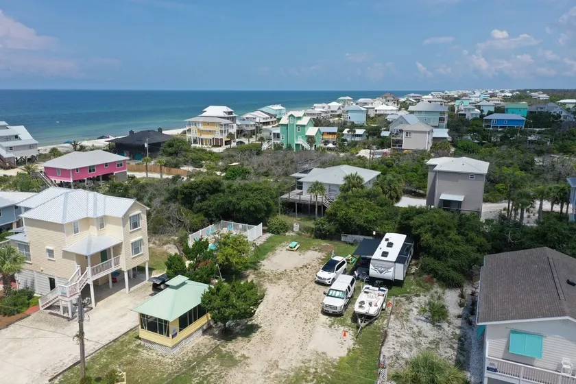 Emplacement de camping-car à Cape San Blas, Balmy Breezes One - Image 1
