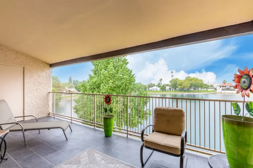  NEW & GORGEOUS Lakefront ZEN 3 bedrooms [2 KING +1 Queen] - Image 1
