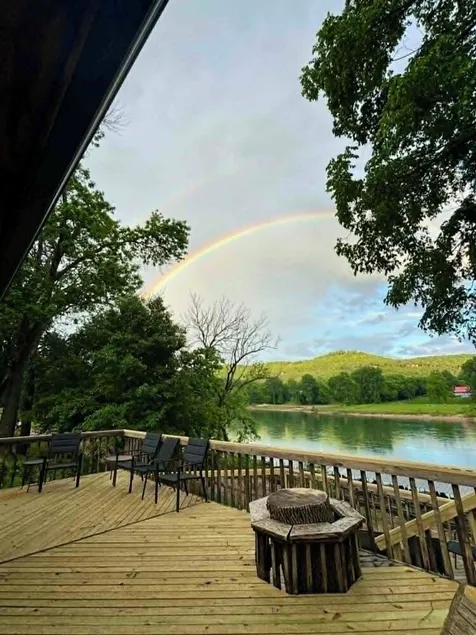 Jack's White River Fishing Resort - Image 1