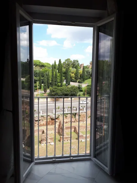 Colosseo Rooms Imperial Rome - Image 1