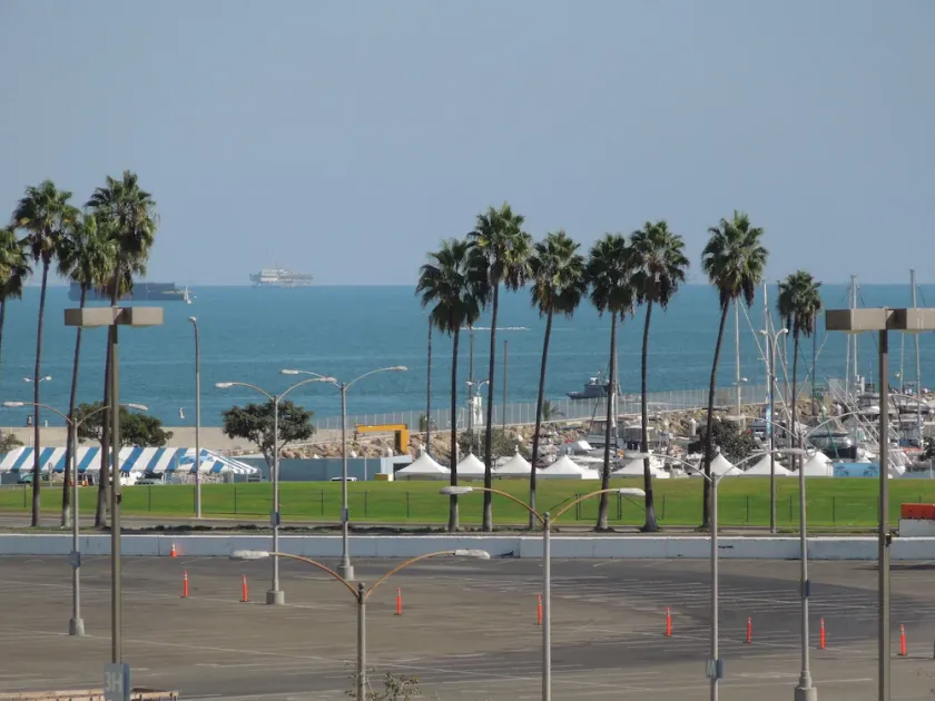 LUXURY CONDO MED OCEAN VIEW 2BR / 2BA - Image 1