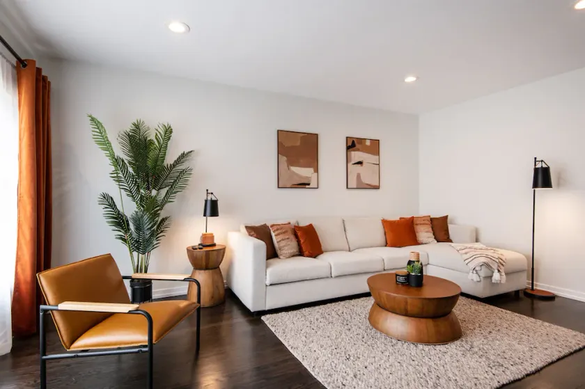 Luxurious House - 25 min Downtown - 10min Midway Airport - Image 1