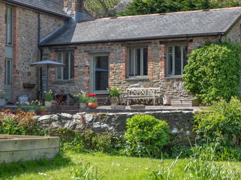 THE DAIRY, romantic, character holiday cottage in Malborough - Image 1