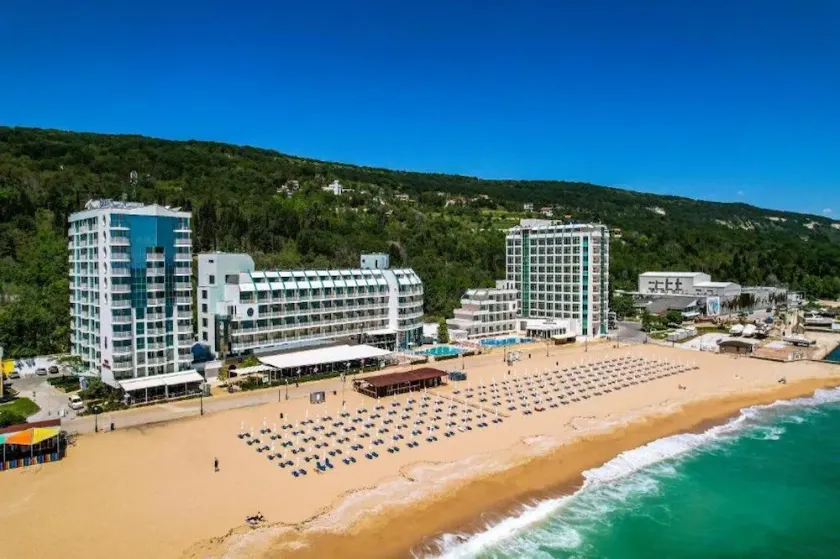 Berlin Golden Beach All Inclusive & Beach - Image 1
