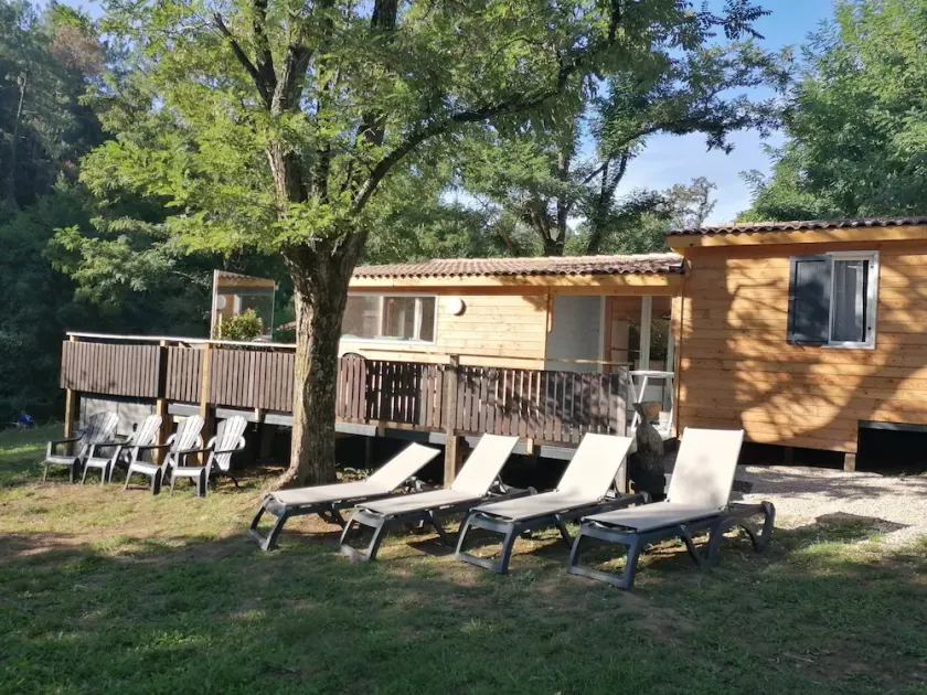 10-seater chalet with private spa. - Image 1