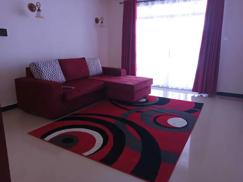 Serene and executive - 10 mins from the airport - Image 1