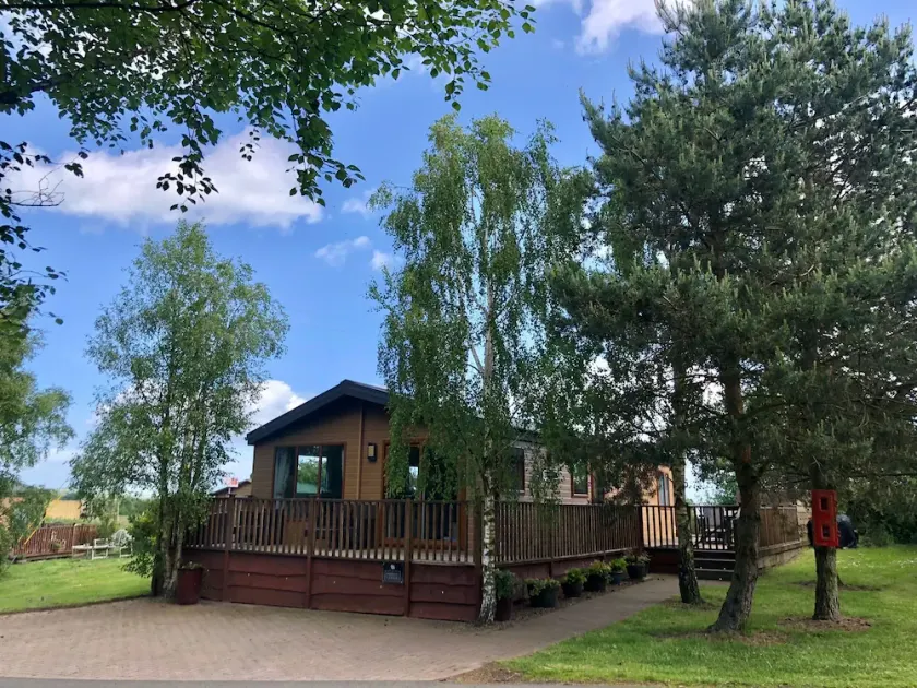 Beautiful lodge with hot tub in the heart of the Northumberland countryside - Image 1