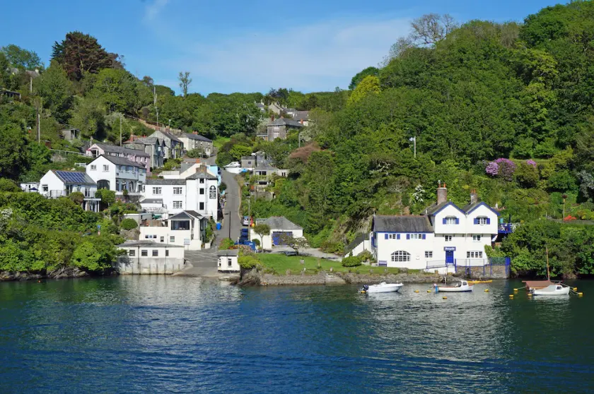 Waterside Holiday Home with Fantastic Views - Image 1
