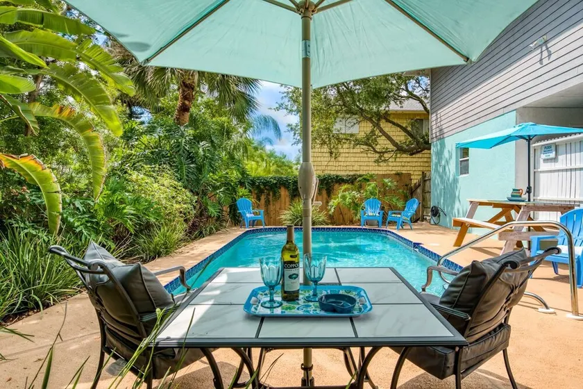 Heated Pool, Quick 10 minute Walk to Beach, Covered Deck, 1 mile to Boat Ramp, $300 in Free Tickets! - Image 1