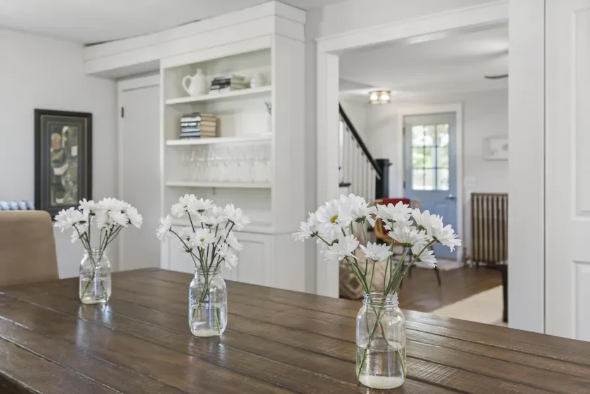 Beautiful 4 bedroom home just 3 1/2 blocks from downtown & Lake Michigan - Image 1