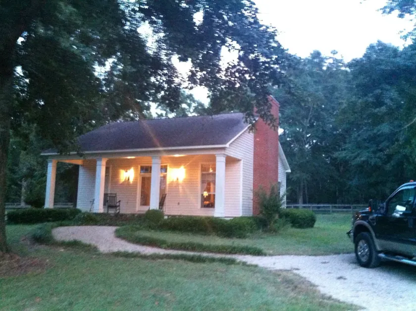 Elegant 2 Bedroom, 2 Bath Guest House close to Tallahassee. Whole Home Generator - Image 1