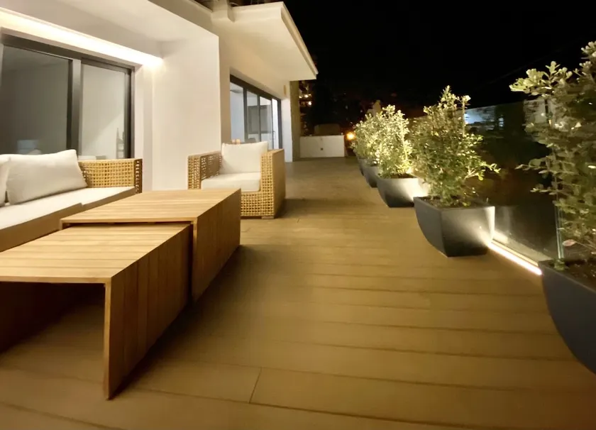 Apartamento-casa de Diseño con Entrada Privada y Pequeña Piscina - Image 1