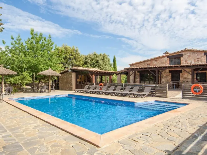 Gîte rural pour 20 personnes, à 45 minutes de Barcelone, BBQ, WiFi - Image 1