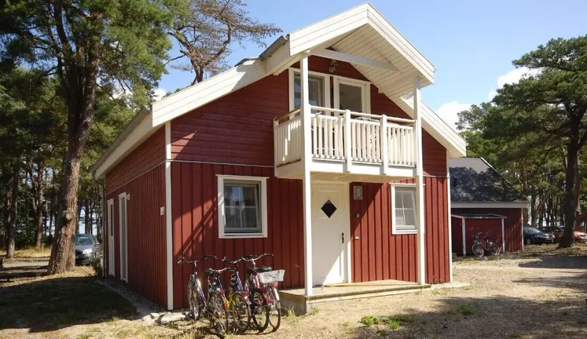 Vacation home with sea view in Baabe – two parking spaces available - Image 1