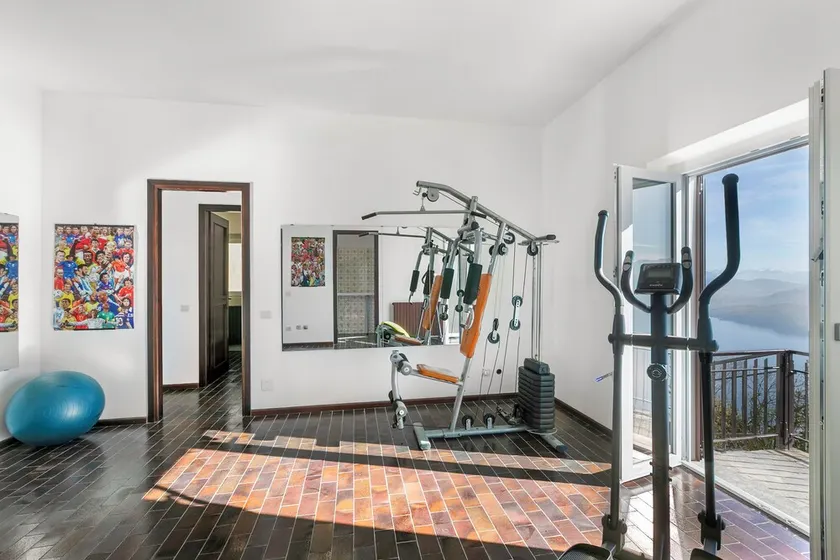 Lago Azzurro Villa: Infinity Lake View - Happy Rentals - Image 1