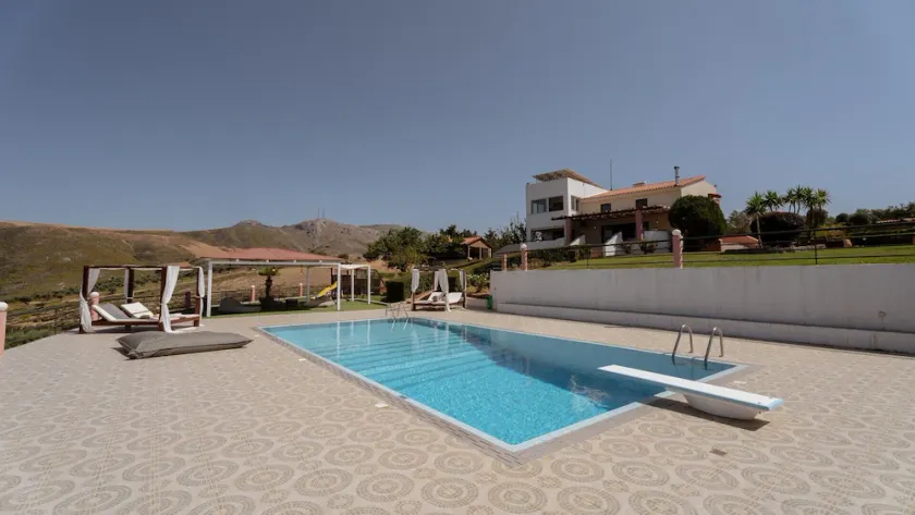 4-Bedroom Hillside Home with 50sqm Private Pool, amazing seaviews, only 10min to town! - Image 1