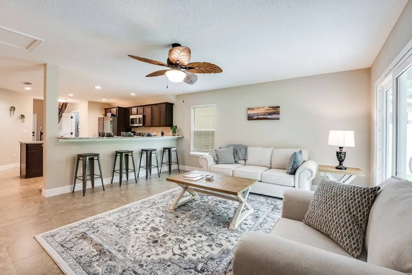3 BR Townhome, Main Level Suite, Bonus Room, Small Dogs, Orange Park - Image 1