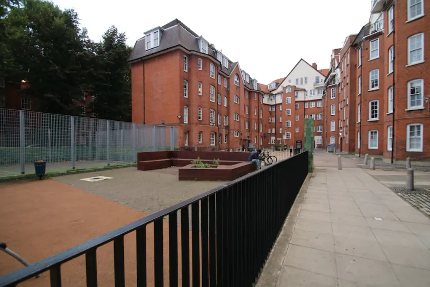 Heart of Shoreditch Molesey Apartments - Image 1