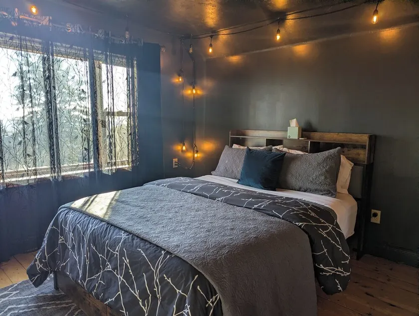 Feather Nest Inn - Image 1