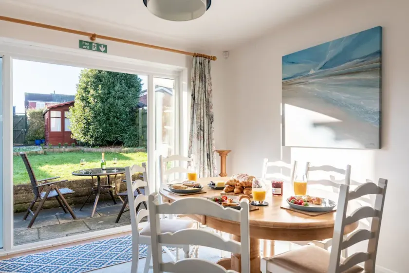 Cosy home with easy access to Cardiff city centre - Image 1