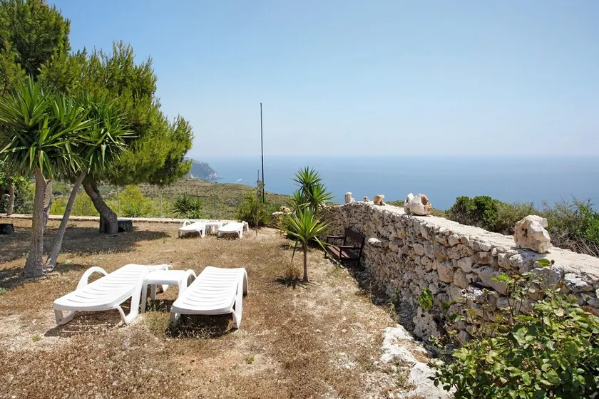 Lithahiro stone house - Image 1