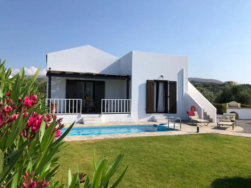 Beautiful quiet villa (4p), private pool and great sea views - Image 1