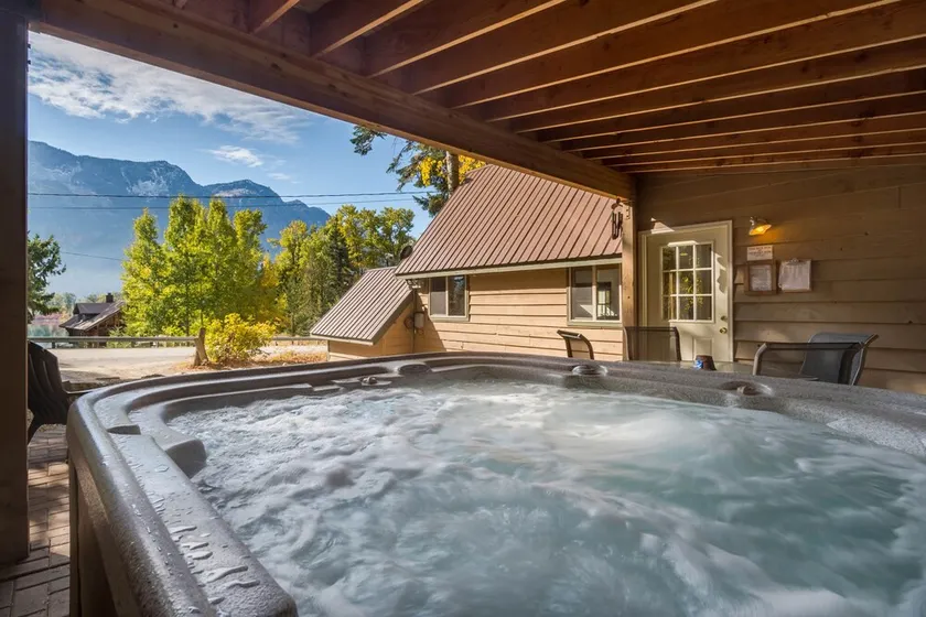 Vista View Chalet - 2 Bed 1 Bath Vacation home in Lake Wenatchee - Image 1