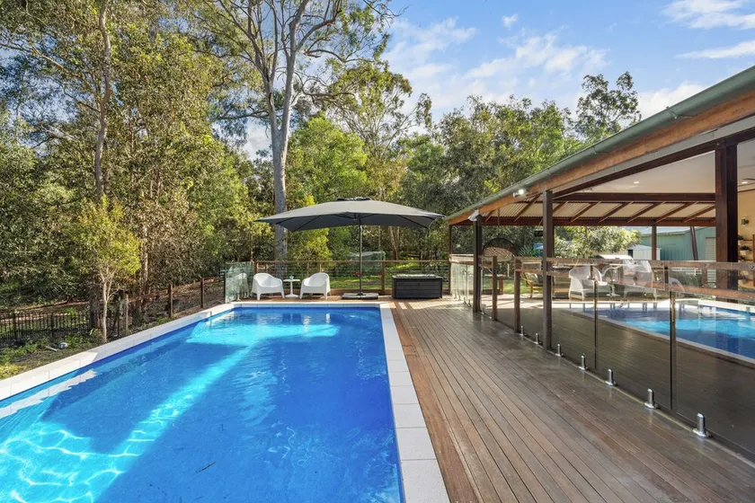 Private, country retreat - with pool, spa and fire pit. Pet friendly.  - Image 1