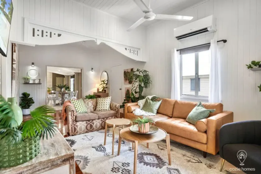 The Gallery - Stylish City-Fringe Apartment with Outdoor Living & Office Space - Image 1