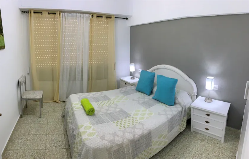 Appartement-Famille-Salle de bain privée-Vue ville-3 bedroom-balcony (E1EV) - Image 1