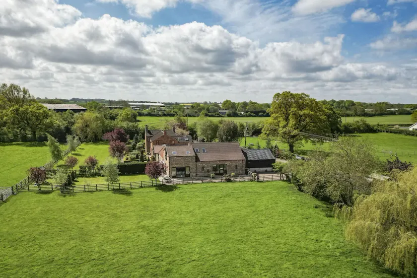 Tockwith Lodge Barn - Image 1