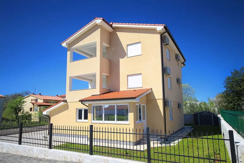 Apartment with 3 bedrooms, balcony and WiFi - Image 1