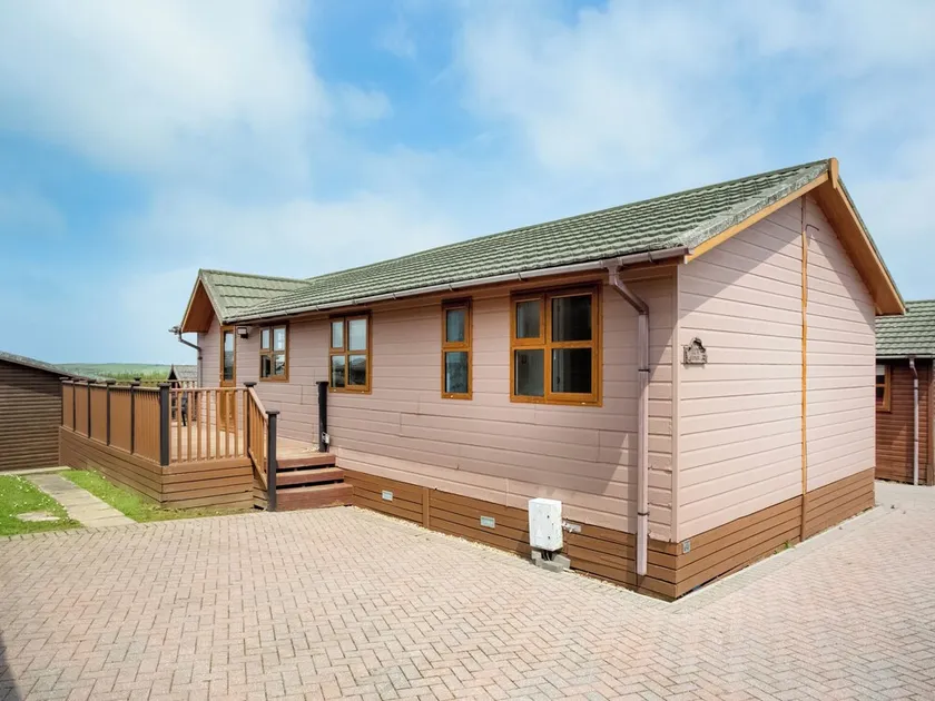 3 bedroom accommodation in Ilfracombe - Image 1