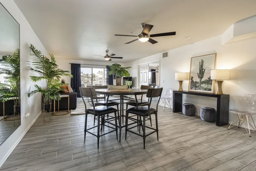 HOT SPOT in LAKE HAVASU @ KINGS VIEW - Image 1