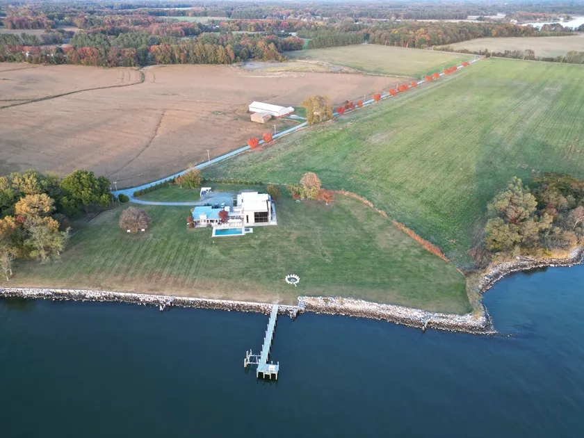 Stunning 9-Bedroom Villa on the Chesapeake Bay: Pool, Hot Tub, Boat Dock & Sauna - Image 1
