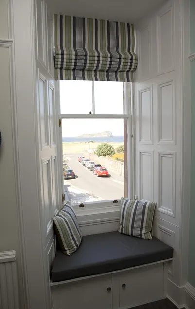 Apartment with sea views, close to beach and golf course - Image 1