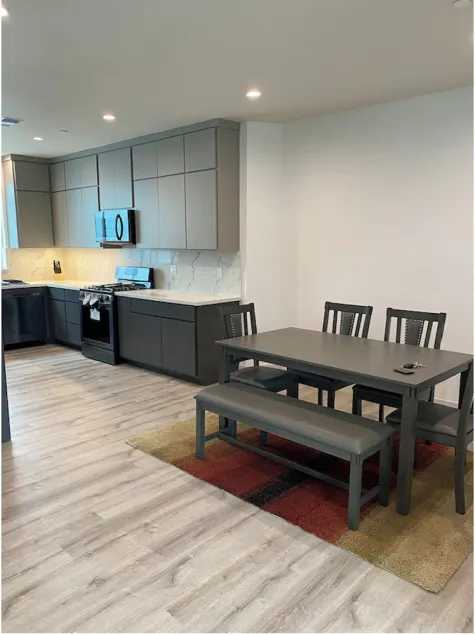 Beautiful Modern Open Floor Plan 2 Bedroom 2 Bath - Image 1