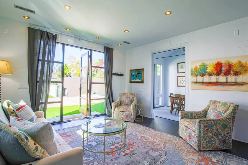 Stunningly Renovated, Historic Home in the Heart of Charleston; Private Courtyard; Two Master Suites - Image 1
