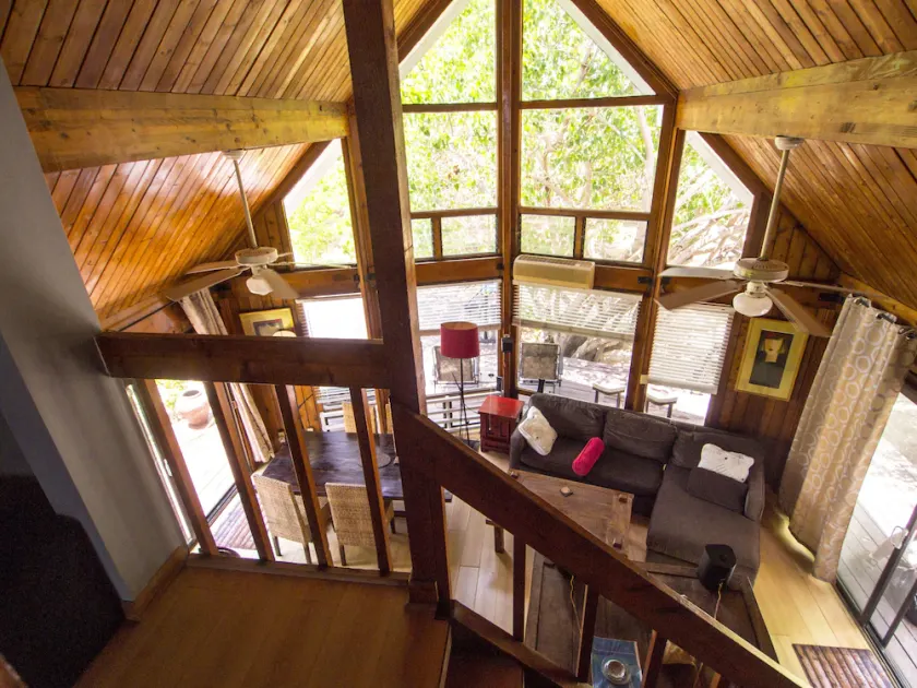 Beautiful chalet style house, 1.5 min from the beach - Image 1