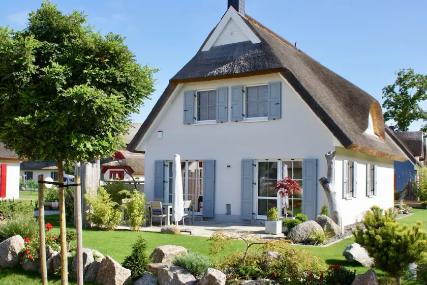 Traum Family-Ferienhaus: Pool, Sauna, Kamin bis 8 Per. – in 350m Strand & Bodden - Image 1