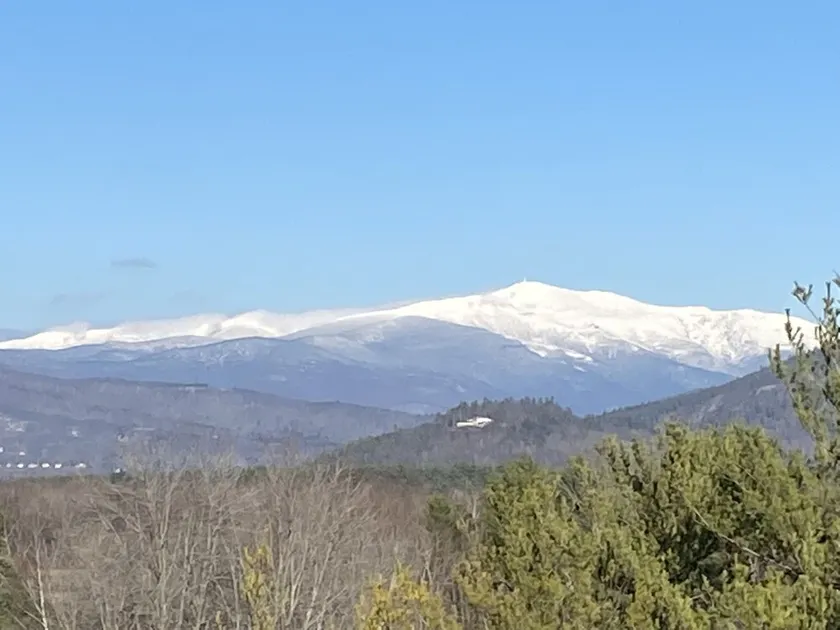 Warm and inviting, close to the best New England hiking and outdoor fun! - Image 1