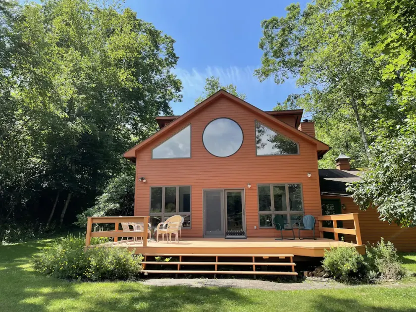 Don't miss out! Close to ALL BASEBALL Direct WATERFRONT - Jewel of the Lake! - Image 1