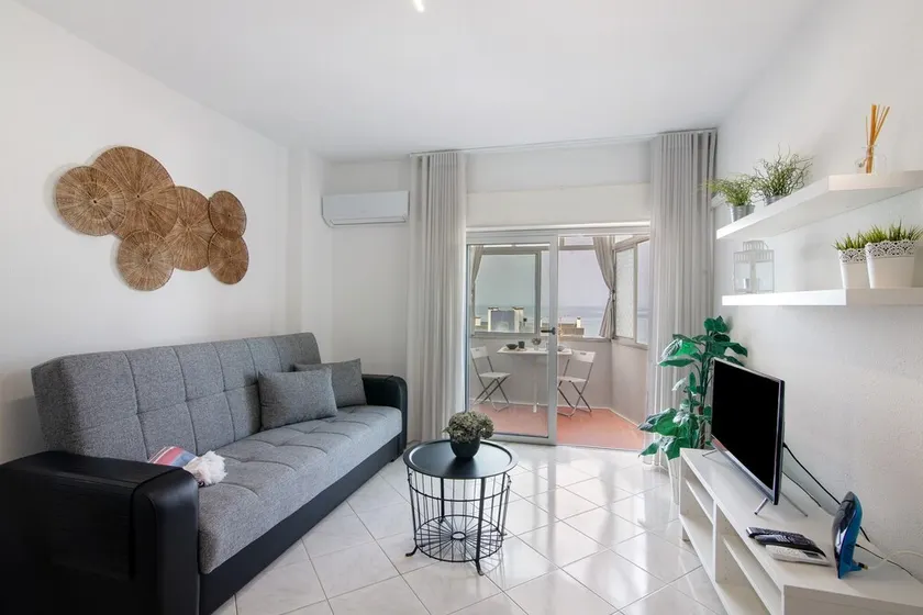Appartamento 'T1 Vista Mare' con Vista Mare, Wi-Fi e Aria Condizionata - Image 1