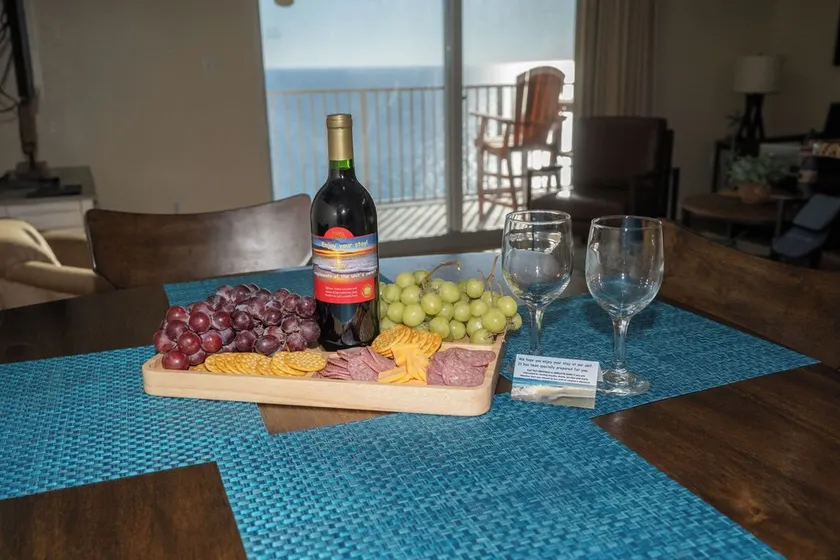 Luksus Beachfront Unit, 6 sovepladser, gå til Pier Park, Snowbirds Velkommen! - Image 1